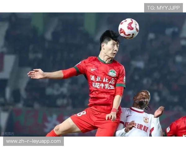 上海海港徐新助攻,李明中路连续破门:绿茵场上的城市荣耀与成长之旅 上海海港徐新助攻,李明中路连续破门:绿茵场上的城市荣耀与成长之旅